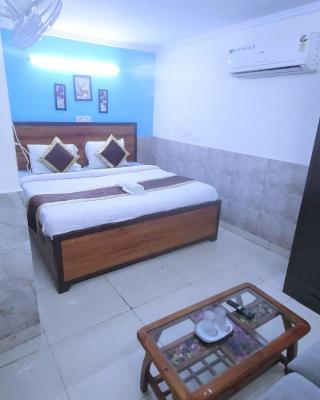 Prime Rooms - Satya Niketan Nr South campus Metro