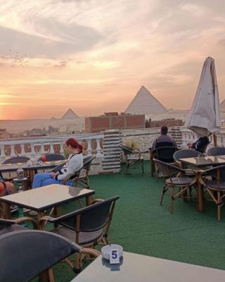 Giza pyramids Star Inn