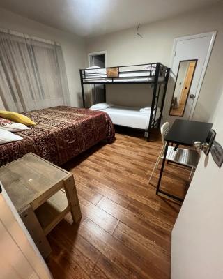 Private Suite inside SHARED home - Vida Room