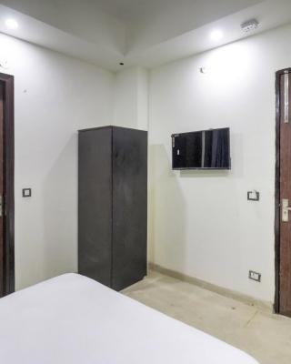 Collection O Mahavir Enclave Near Dashrath Puri Metro Station