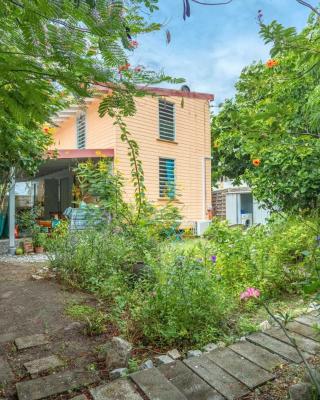 Appartement cosy au Carbet avec balcon et vue sur mer - 70 m²
