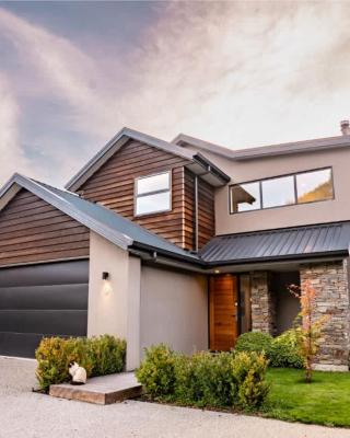 Arrowtown Mountain View Retreat