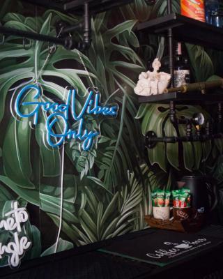 Tropical Vibes Hostel