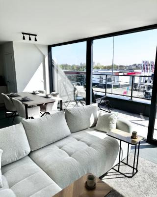 Cozy modern duplex with balcony and free parking