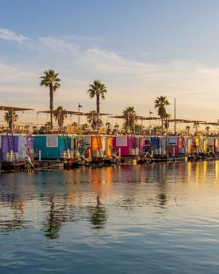 Boat Haus - Casas Flotantes frente a Gibraltar