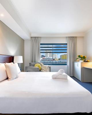 King Studio Harbourfront Haven with Tropical Pool
