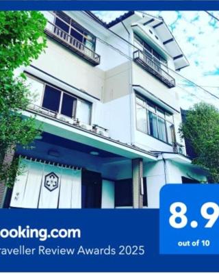 ゲストハウス　華屋 (guest house HANAYA）
