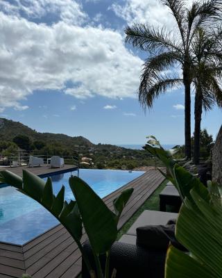 Casa vistas al mar con piscina y barbacoa