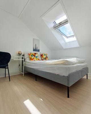 Bright Double Room with Free Parking