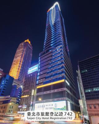 Roaders Plus Hotel - Taipei Station