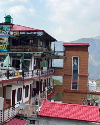 The Valley View -"in the lap of valley"- Mountain view ! Personal Balcony ! Open Terrace ! Rooftop Cafe ! Large Parking ! free WiFi