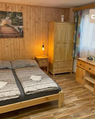 Chatky U Davida Máchovo jezero