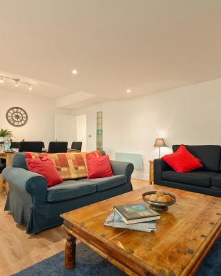 Heart of Edinburgh's Historic Old Town - Blair Street