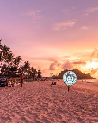 Mad Monkey Hostel Nacpan Beach