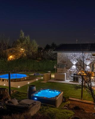 k10 Luxury House, Pool, Jacuzzi, Gym, Private Garden