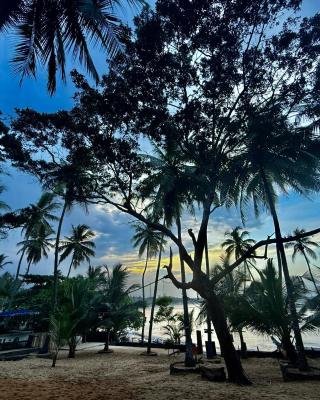 Kudah Bay Surf Camp