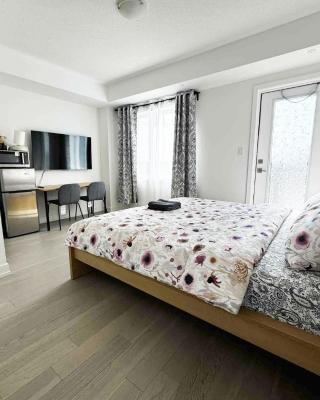 Modern Private Room Private Bathroom with King Bed with TV and Balcony Midtown Downtown Toronto