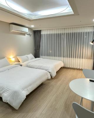 Cha Cha Stay Hongdae