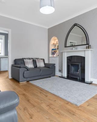 Crewe Apartment - Stylish 2 bedroom apt, Garden, Free parking, Edin City