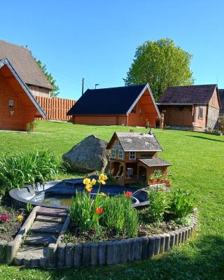 Bei Zittau Ferienwohnung Frieda mit Camping Familien, und Biker Hütten am Zittauer Gebirge