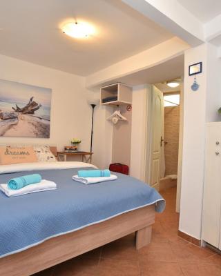 Sailor House