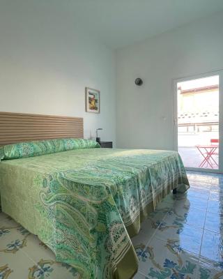 Yali Suites Bed and Breakfast