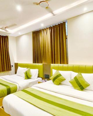 HOTEL PREMIUM K-P Near Mansa mata Temple and Railway station -Fully Air conditioned Rooms with Wifi-LIFT and Restaurant- A Top Rated Hotel In Haridwar