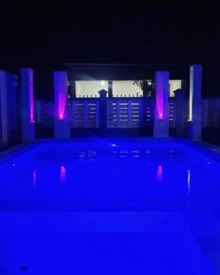 64 ZENJ HOUSE Luxury AIRPORT HOTEL