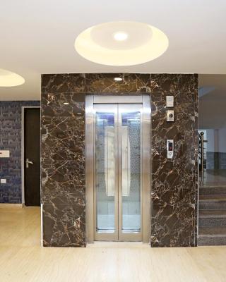 Hotel O M SUITES