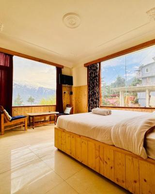 Hotel Suraj Inn ,near Hadimba Devi Temple ! Rooftop Restaurant ! Personal Parking