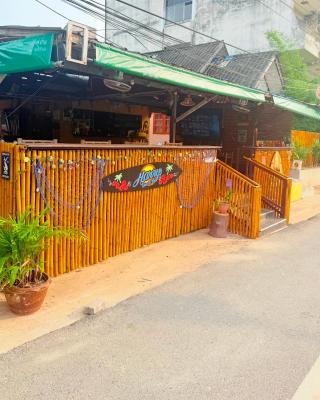 Harry's Beach Club