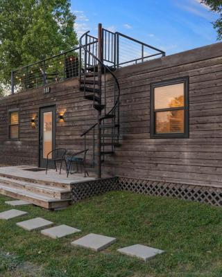 Container home with rooftop views and pickleball-Pecan Grove