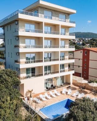 ARA Lux Apartments