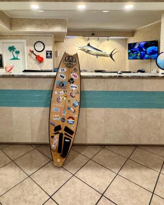 Hole Inn the Wall Hotel - Fort Walton Beach - Sunset Plaza - nearby Beaches & Hurlburt