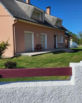 Gîte LA MAISON ROSE