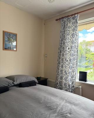 Superb Double Room near Airport - 2