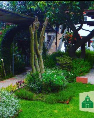 Hostal el Parque Tababela