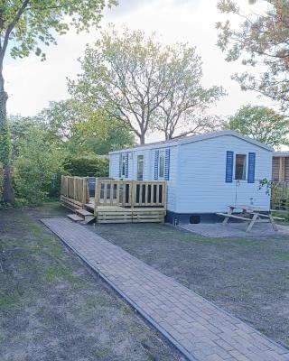BJ Chalets - Simonsgat 40 - Vakantiepark Lauwersoog- Chalet aan SPEELTUIN