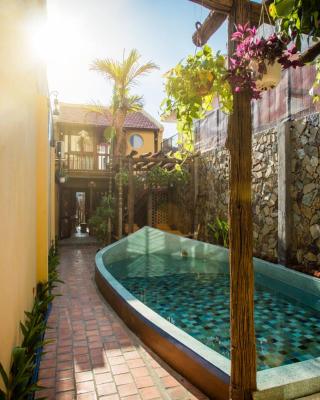 Hoi An Hidden Boat