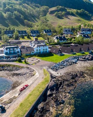 Holly Tree Hotel, Swimming Pool & Hot Tub