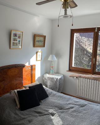 charmante chambre d'hôtes avec salon et terrasse