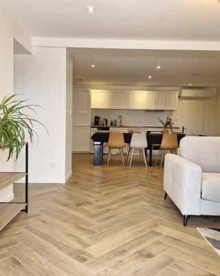 Le Zénith - 3 chambres, 3 sdb, climatisé - 8 pers max - Réservation à la chambre possible - Local à vélos