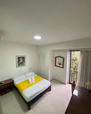 Hotel Laureles 70