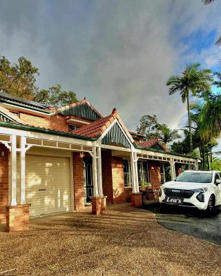 Homestay on the Hill - Close to Theme Parks