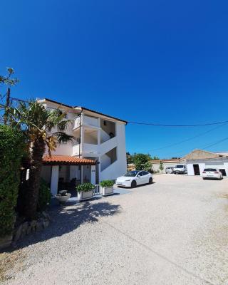 APARTMANI LANA