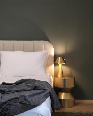 Prestige Suite Room - Just 30 Seconds Walk to Bernina Express