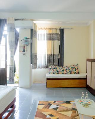 Bụi Hostel - Bến Tàu Rạch Giá