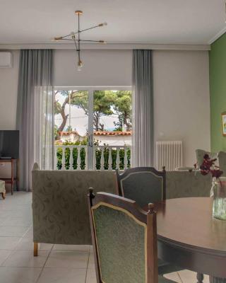 Sunny Escape:Stylish and Roomy Apt in Beach Haven!