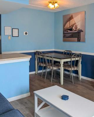 Coastal Condo with Pool, 1 Block to Wildwood Beach!