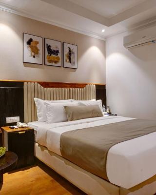 Hotel Sapphire Dx 1 Minutes Walking Distance From New Delhi Railway Station